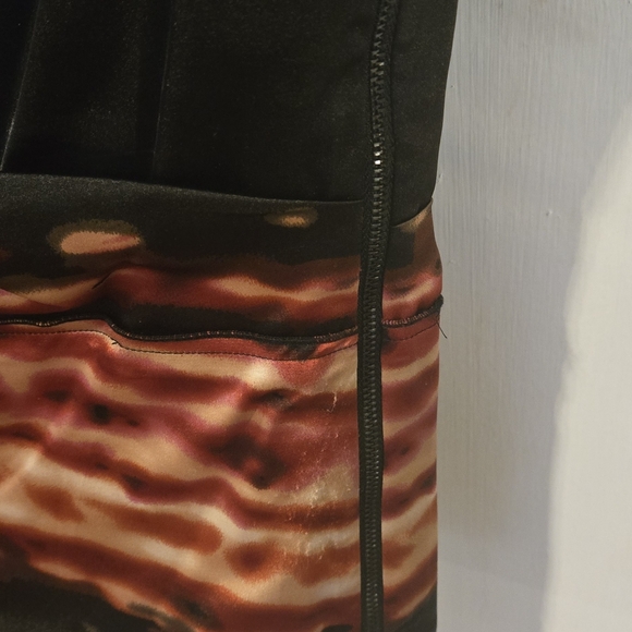 Tahari silk like tank top with ruching - Picture 2 of 4